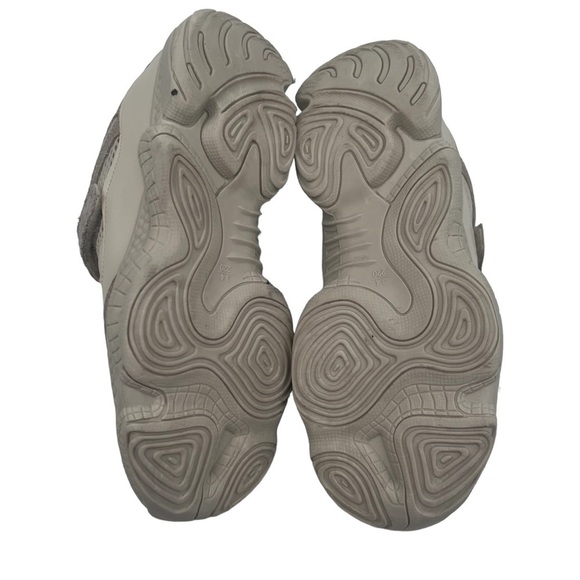 Shoekey Cream Gray Hook And Loop Sneakers Size 34 Big Girl - Picture 9 of 9